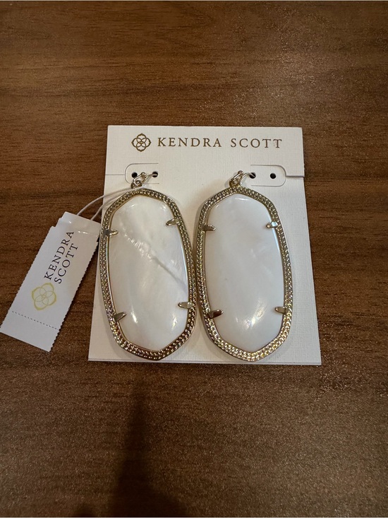 Kendra Scott Jewelry - NWT Kendra Scott Gold and White Oval Drop Earrings